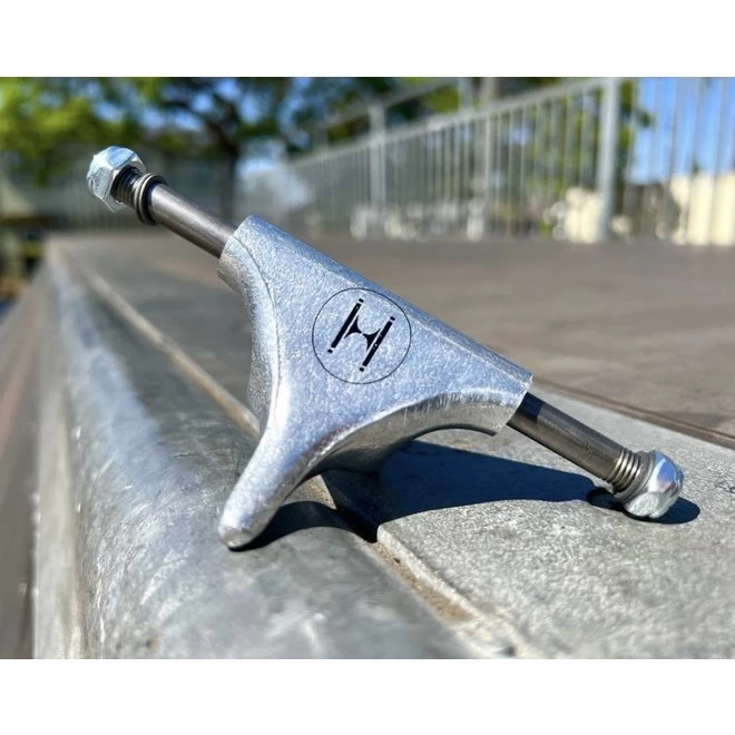 2.5" Huck Roller Skate Trucks 3 2.5" Huck Roller Skate Trucks